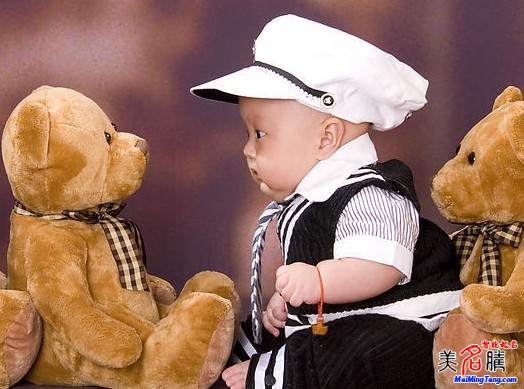 羊?qū)殞毱鹈执笕? /></a>今年是農(nóng)歷的乙未羊年，本年內(nèi)出生的寶寶都是羊?qū)殞?。羊?qū)殞毱鹈€是有很多講究的，最重要的就是要兼顧傳統(tǒng)的五行八字，五格數(shù)理，生肖屬相等綜合起名。除此之外，名字讀音要好，不要繞口的名字。名字要有內(nèi)涵，選用...</div>
							        <div style="height:5px; font-size:5px"></div>
							        <hr width="99%" style="text-align:center; border-style:dotted; border-width:0px; height:1px;" />
							        <div style="height:5px; font-size:5px"></div>
							    </div>
						        </td>
	</tr><tr style="border-width:0px;">
		<td valign="top">
						        <div style="padding-left:3px; padding-right:3px;line-height:180%">
							        &nbsp;<h3 style="padding:0px;margin:0px;display:inline;"><a id="ctl00_ContentPlaceHolder1_ShowMore1_dgNews_ctl06_HyperLink1" class="headline" href="/yang/s.aspx?newsid=3716" target="_blank">羊?qū)殞毱鹈Ｒ姷姆椒ù笕?/a></h3>
							        &nbsp;<span id="ctl00_ContentPlaceHolder1_ShowMore1_dgNews_ctl06_Label1" style="color:Green;font-size:10pt;">2015/2/13 10:46:44</span>
							        &nbsp;&nbsp;<span style="color:Red;font-size:8pt;"></span>
							        <br />
							        <div style="padding-top:1px; width:95%; padding-left:8px; line-height:180%;color:#2f2f2f;font-size:14px;" ><a href=